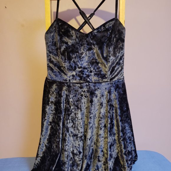 Streetwear Society Women's Size Medium  Black Crushed Velvet Dress - Gently Used - Picture 6 of 6